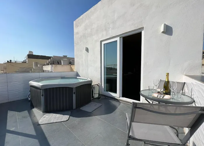 Luxurious Penthouse In Sliema