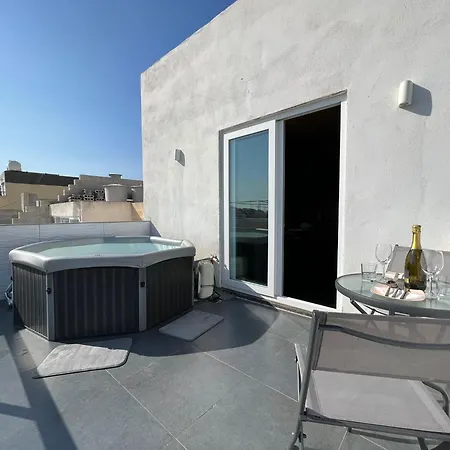 Luxurious Penthouse In Sliema