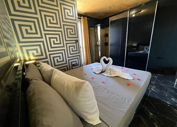 公寓 Luxurious Penthouse In 斯利马